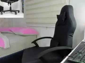 goddess_of_pigs from chaturbate