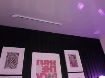 Chaturbate Sex Cam of leslie_thompson