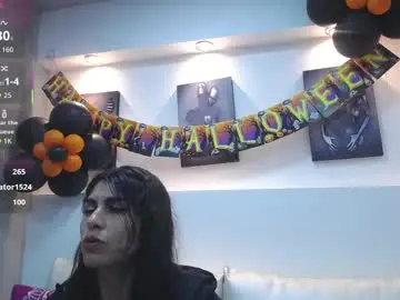 Chaturbate Watch Live Sex Cams of melodiroux_