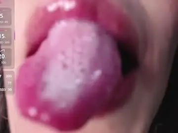 Chaturbate Sex Cam of melodiroux_