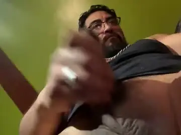 Chaturbate Live Sex Cam of bravo323