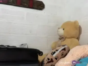 Chaturbate Live Sex Cam of david_hot44