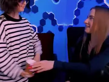 Chaturbate Live Sex Cam of doll_vey