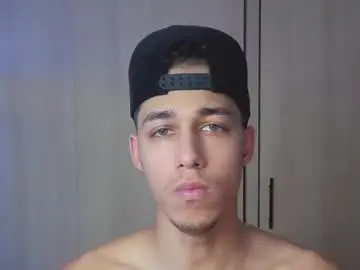 Chaturbate Free Porn Cam of orionblaze69_