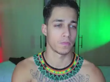 Chaturbate Best live sex cam show of orionblaze69_