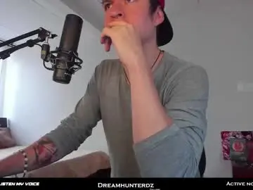 Chaturbate Sex Cam of dreamhunterdz