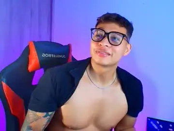 evan_greey from chaturbate