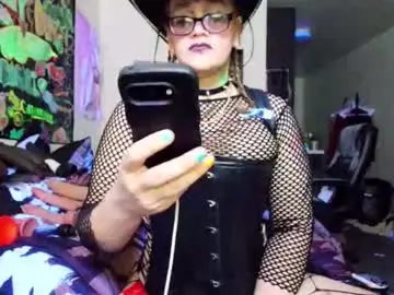 Chaturbate Live Sex Cam of mscuntyluxxe