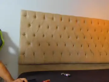 Chaturbate Live Sex Cam of dave_skinnycum420