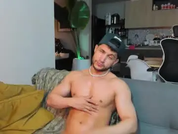 Chaturbate Adult Video Chat of paul_reyborg