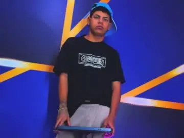 Chaturbate Watch Live Sex Cams of tom_hot20