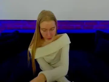 Chaturbate Adult Video Chat of alina__blonde