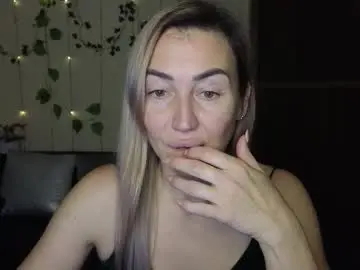 Chaturbate Live Sex Cam of ay_kiss_jully