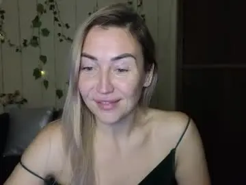 Chaturbate Sex Cam of ay_kiss_jully