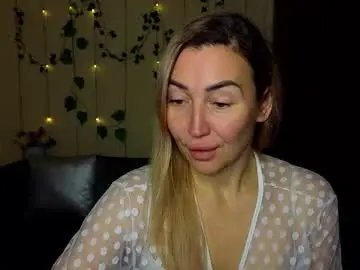 Chaturbate Sex Chat of ay_kiss_jully