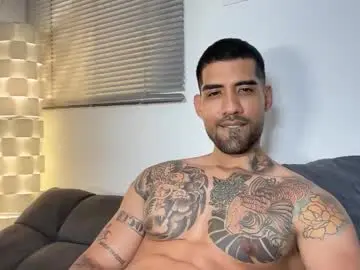 Chaturbate Live Sex Cam of myke_esthetic