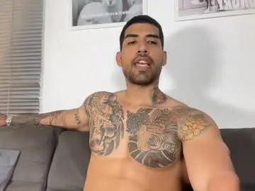 Chaturbate Live Sex Cam of myke_esthetic