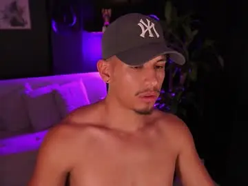 Chaturbate Free Porn Cam of aaronfox_