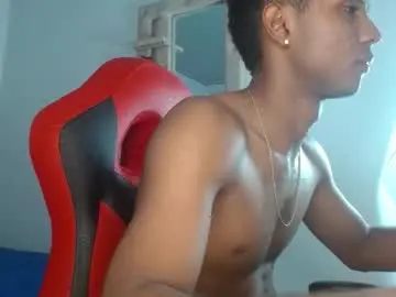 Chaturbate Free Porn Cam of enzo_fox777