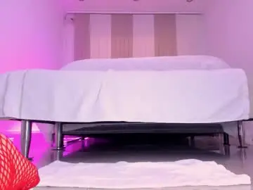 Chaturbate Live Sex Cam of leah_greyy