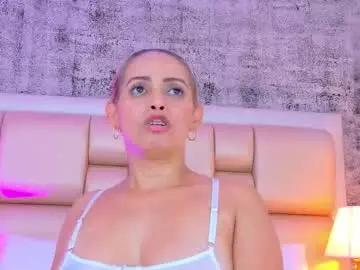 Chaturbate Live Sex Cam of edna_copper