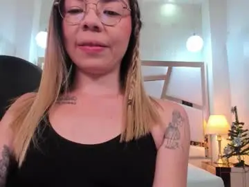 Chaturbate Live Sex of helen_shanon