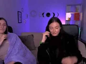 Chaturbate Live Sex Cam of eva_smiith_