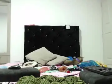 Chaturbate Live Sex Cam of kellyandkataleya