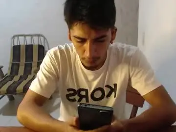 Chaturbate Nude Webcam of maxi_dick33