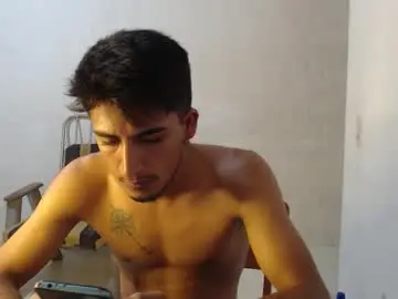 Chaturbate Nude Webcam of maxi_dick33