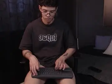 Chaturbate Nude Webcam of magic_boy01