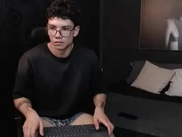 Chaturbate Free Porn Cam of magic_boy01