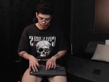 Chaturbate Live Sex Cam of magic_boy01