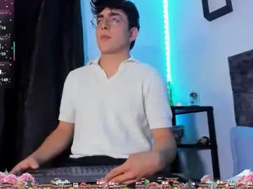 Chaturbate Live Sex Cam of nolan_twink