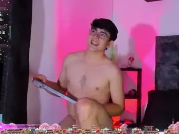 Chaturbate Live Porn of nolan_twink