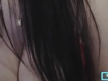 Chaturbate Live Sex Cam of tiabellaxxx