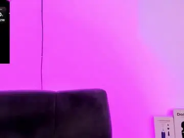 Chaturbate Nude Webcam of emiliana_bloomm