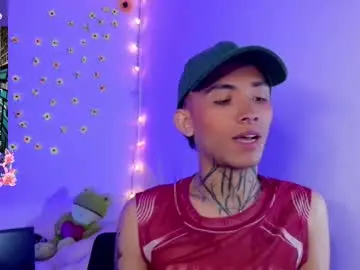 Chaturbate Live Sex Cam of mikaelarangel