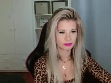 Chaturbate Best live sex cam show of kristineamore