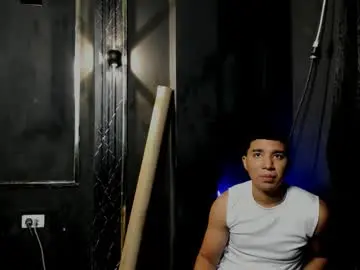 Chaturbate Live Sex Cam of mr_maximo