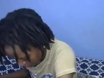 Chaturbate Live Sex Cam of petite_star2