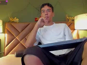 Chaturbate Nude Webcam of aiden_royce