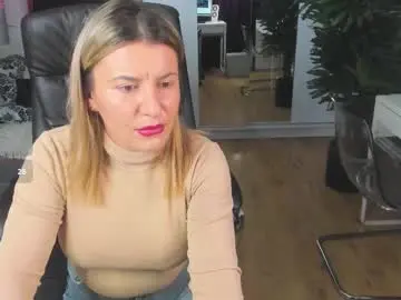 ari_lovee from chaturbate