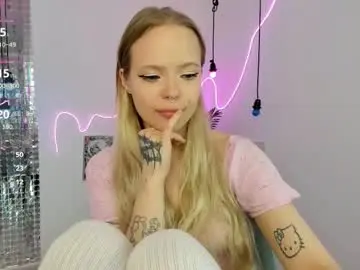 Chaturbate Live Sex Cam of lucy__loy