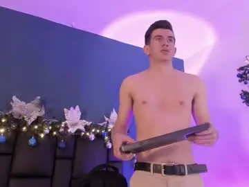 Chaturbate Best live sex cam show of mikaelslow