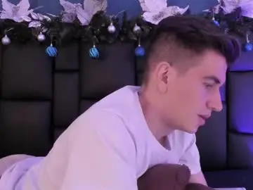 Chaturbate Free Live Porn of mikaelslow