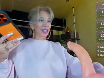 Chaturbate Live Sex Cam of sofiequeen_