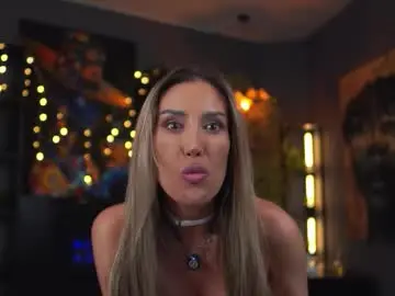 Chaturbate Live Porn of evelyn_evyy