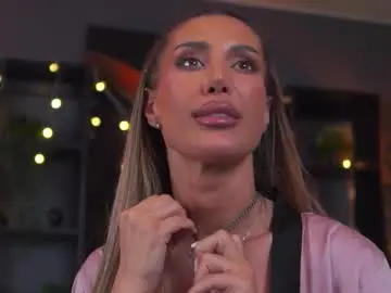 Chaturbate Adult Video Chat of evelyn_evyy