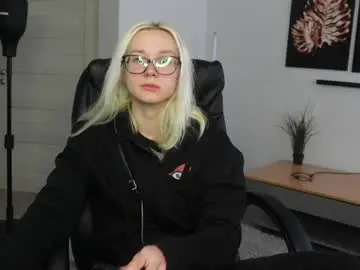 Chaturbate Adult Video Chat of agelina_summer